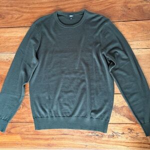 UNIQLO 100% Wool Unisex Small Dark Green Crewneck Lightweight Sweater